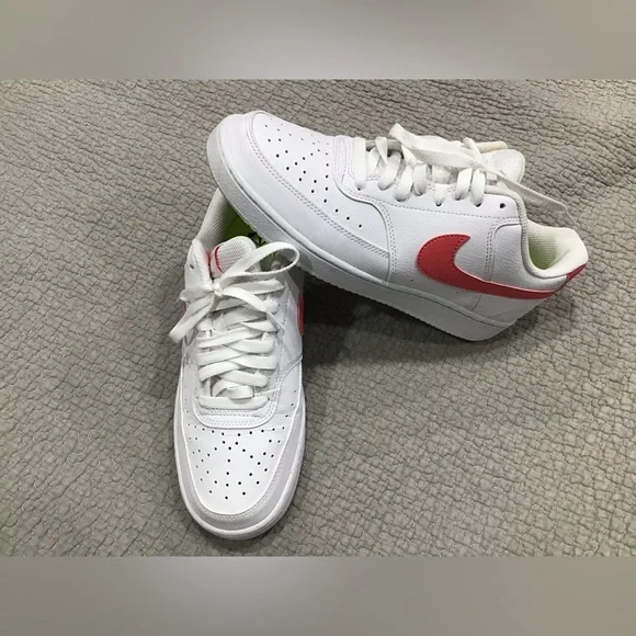 Nike Women’s Court Vision Low Next Nature Size 9.5 White Sea Coral Sneakers EUC - Picture 1 of 8